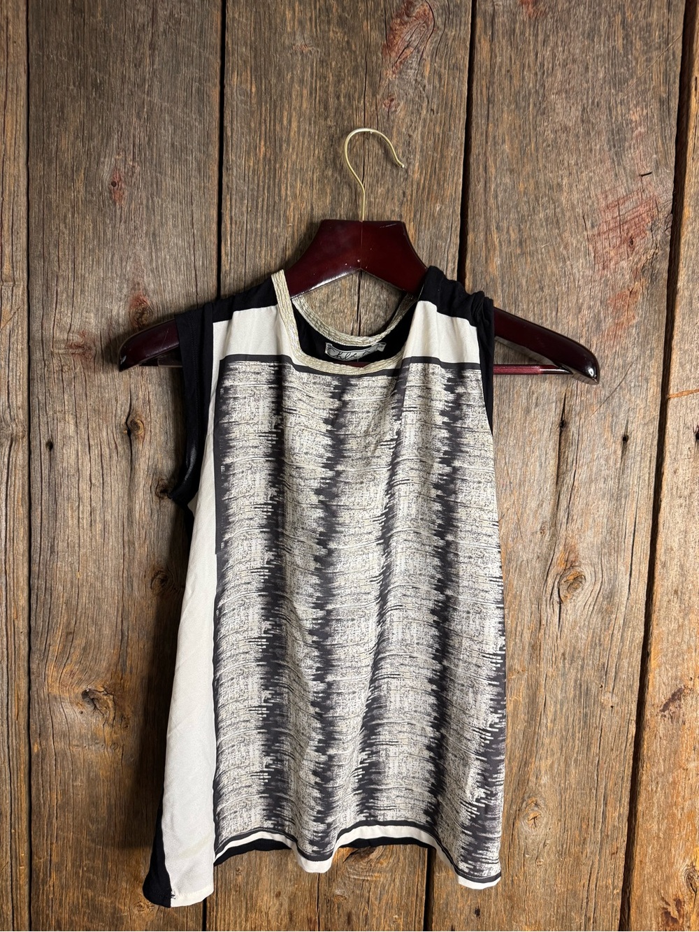 Chloe K Sleeveless Black and Cream Graphic Tank Top